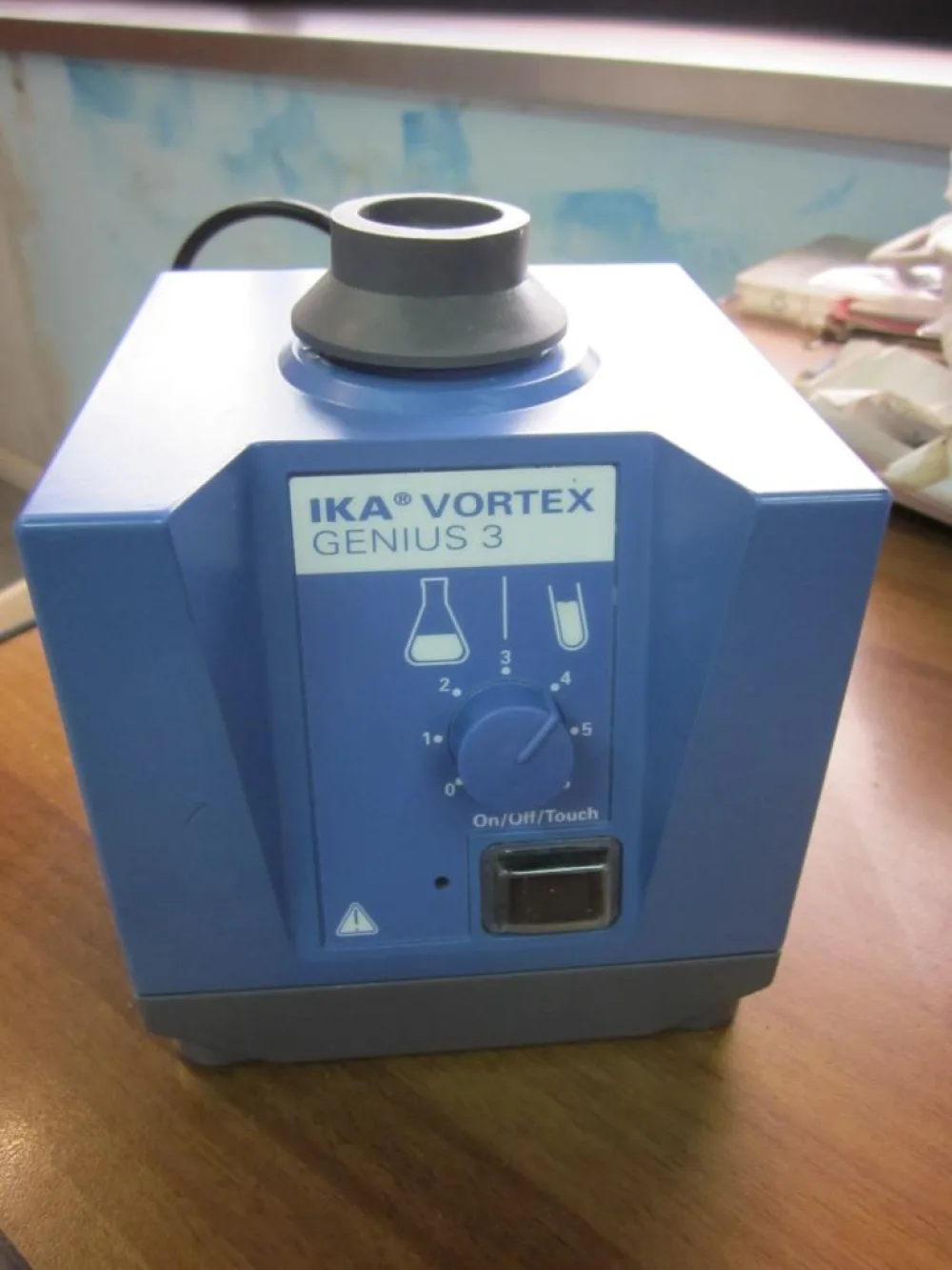 AGITATORE PER PROVETTE IKA MOD. VORTEX GENIUS 3