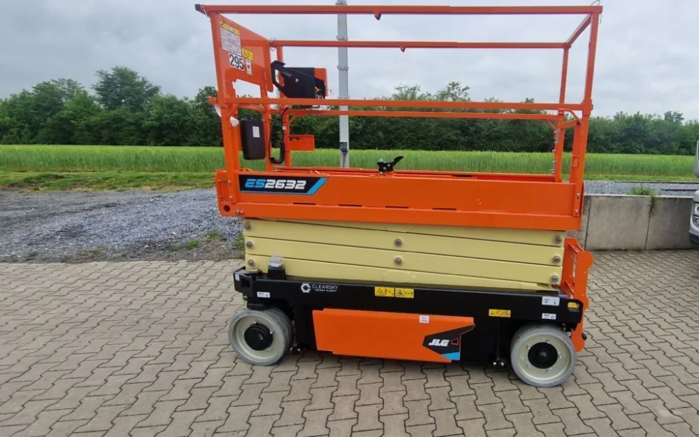 JLG ES2632