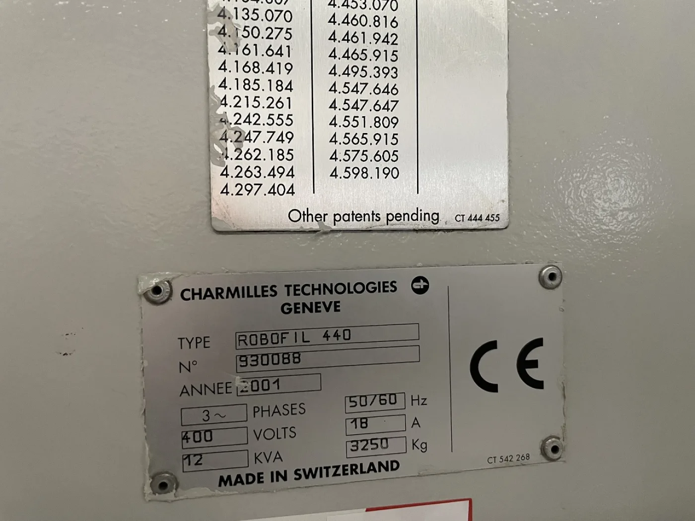 MACHINE A ETINCELER A FIL”CHARMILLES” ROBOFIL 440 - 7