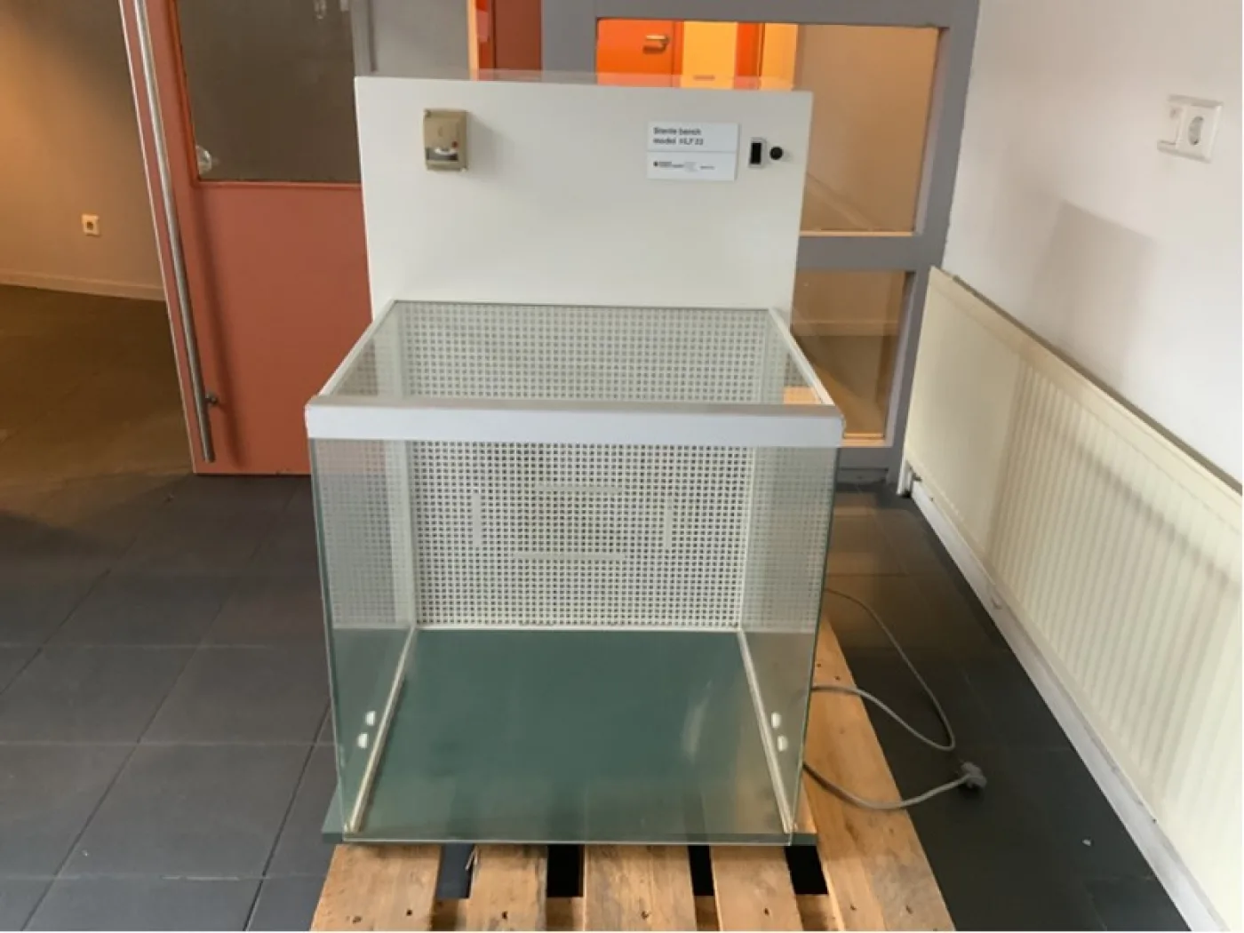 1504 - Used Spruyt &amp; Hillen HLF 22 sterile bench - 1