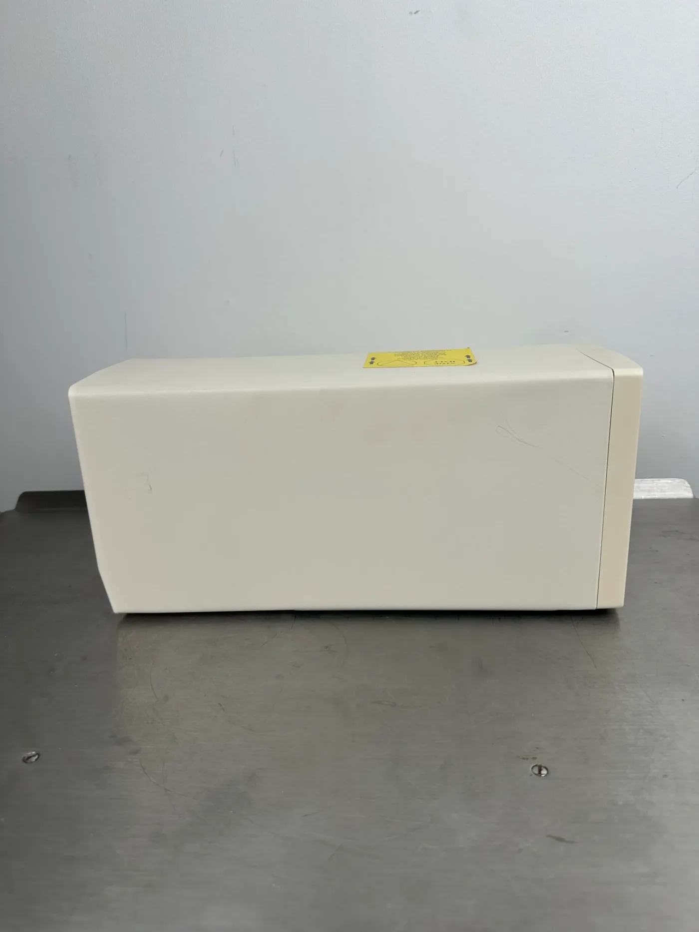 APC Back-UPS 650 BK650MI – 650 VA / 400 W USV - 3