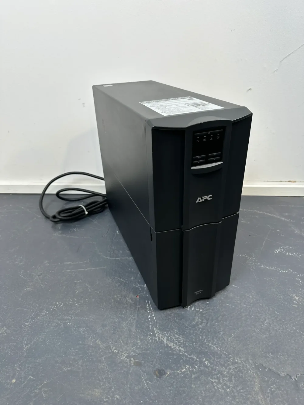 APC Smart-UPS SMT2200 USV US-/120-V-Version Stecker: NEMA L5-30P (30 A / 125 V Twist-Lock)