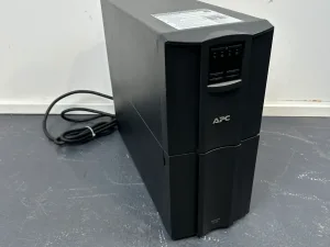 APC Smart-UPS SMT2200 USV US-/120-V-Version Stecker: NEMA L5-30P (30 A / 125 V Twist-Lock)
