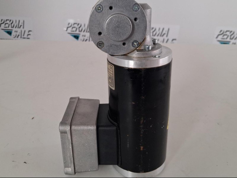 Lenze SSN25-1FVCR Getriebemotor mit Winkelgetriebe