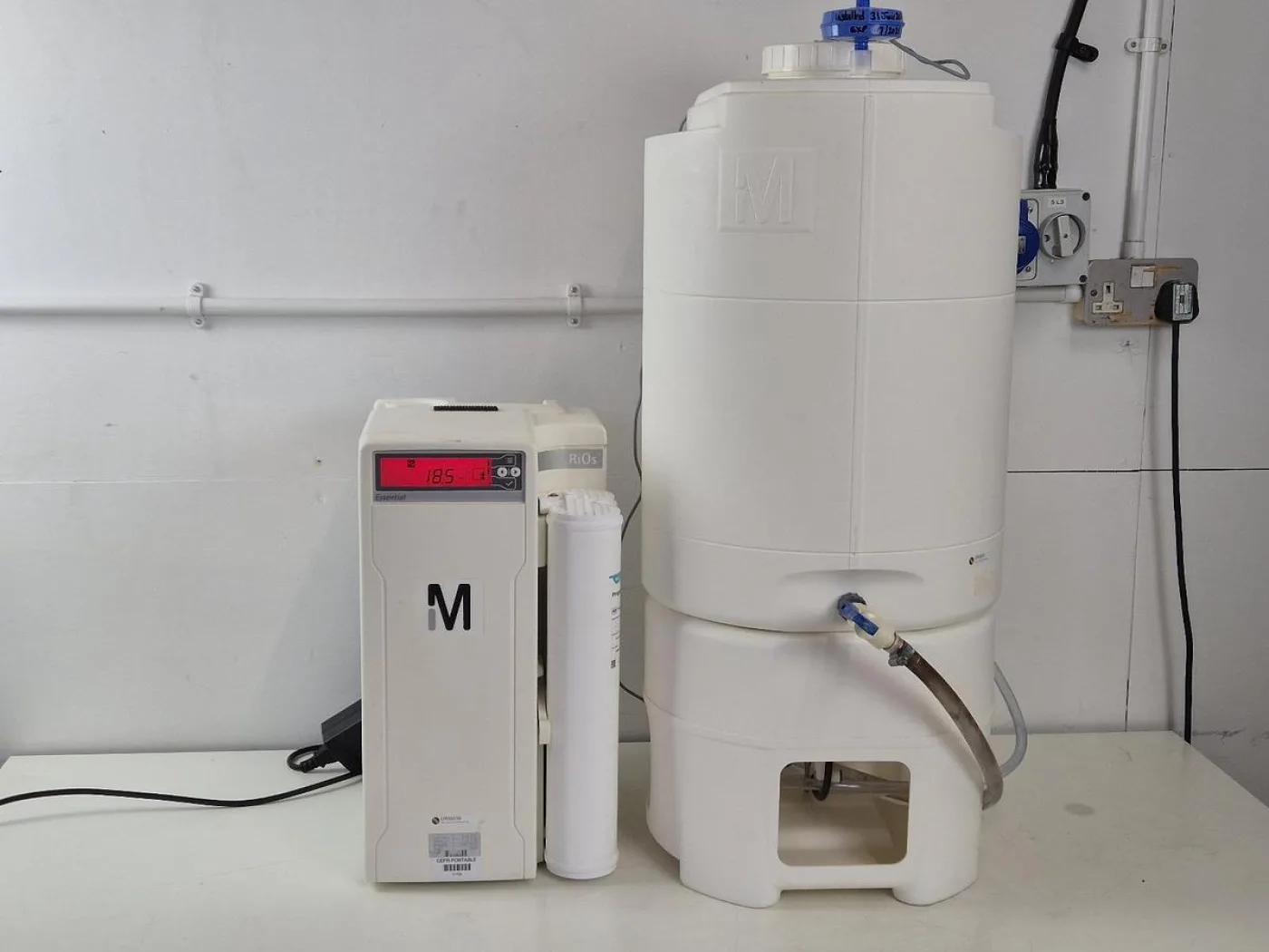 Millipore Sigma RioS Essential 24 Water Purification Tank - 1