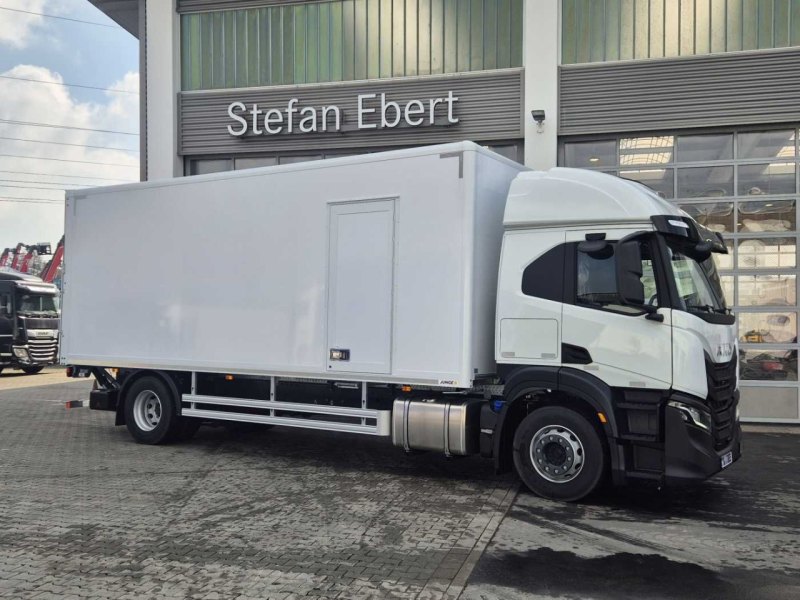 Iveco S Way AT190S40/P LBW Type AHK Navi Bett