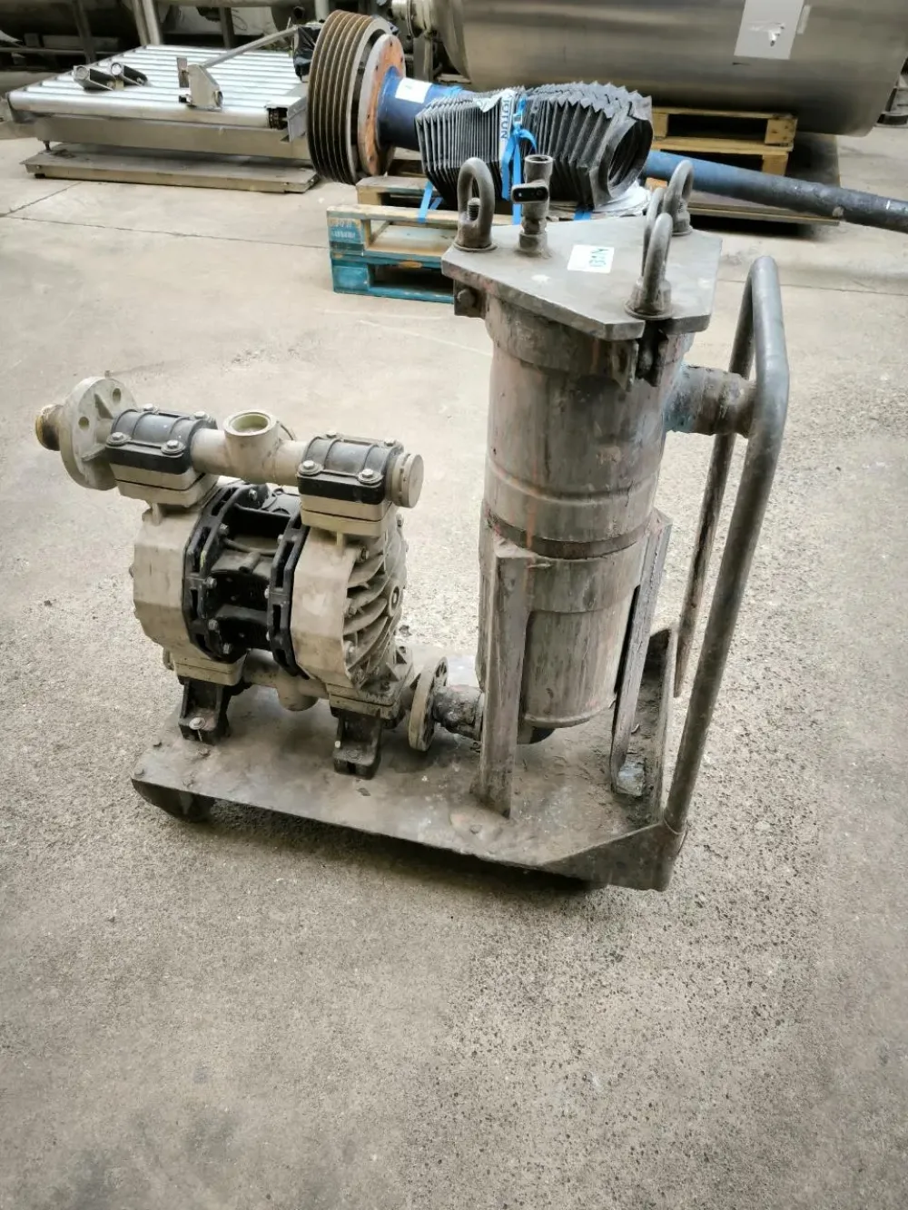 BASKET FILTER WITH PNEUMATIC PUMP BLAGDON