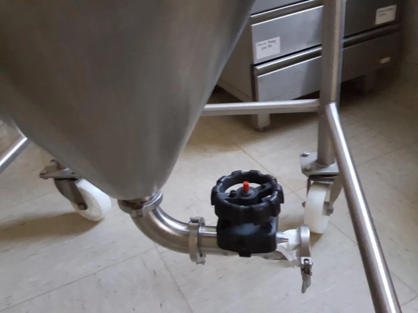 SERBATOIO INOX CARRELLATO – CISA MOD. 300 L - 4
