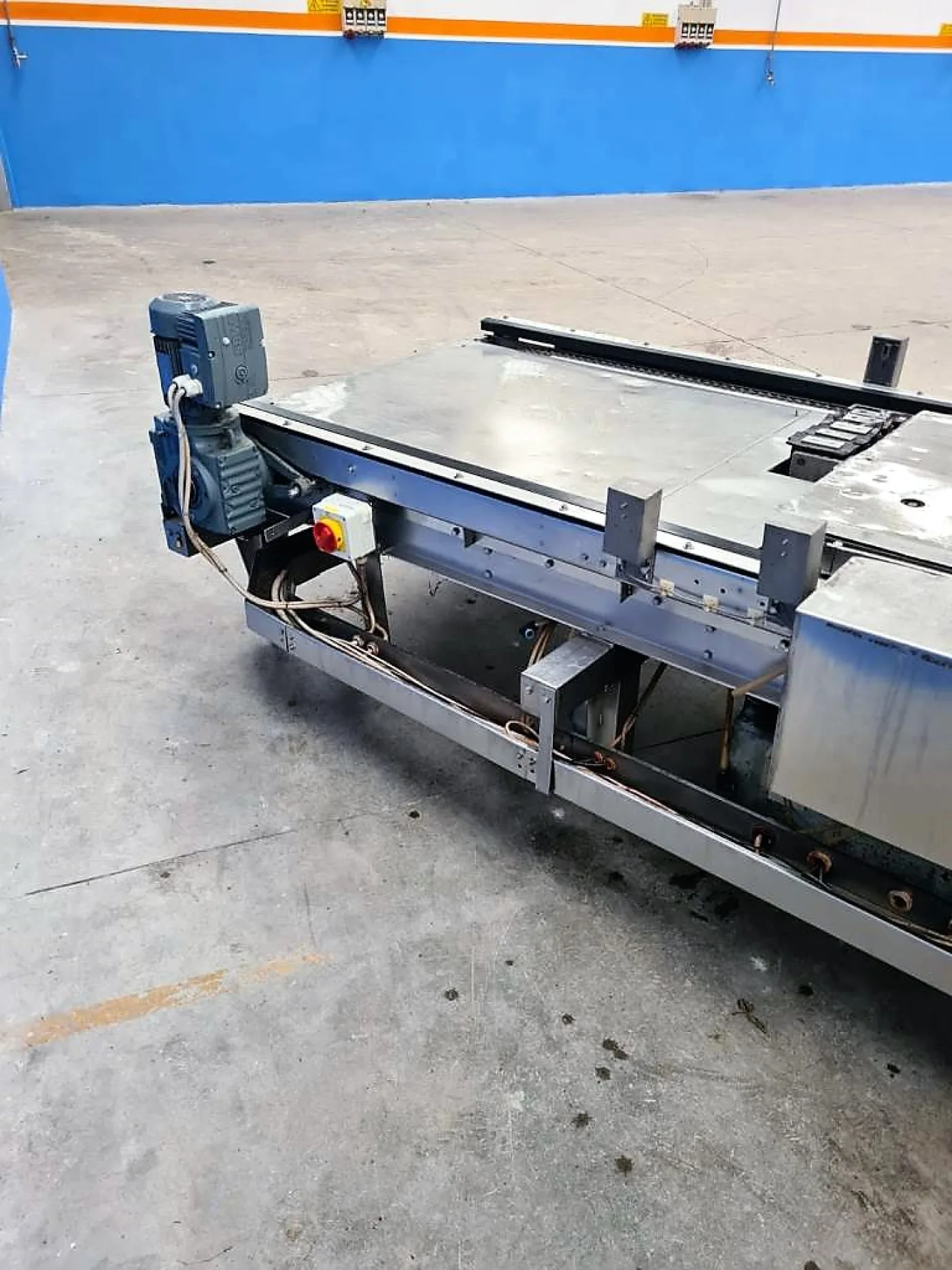PIATTAFORMA ELEVATORE CARRELLI - 4