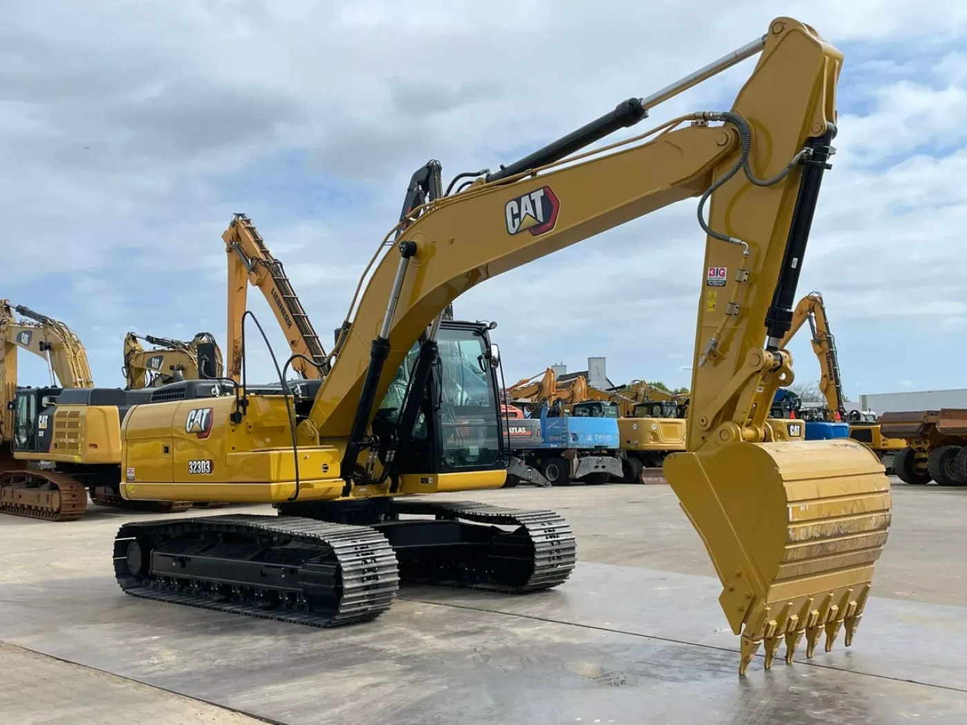 Caterpillar 323D3 - 7