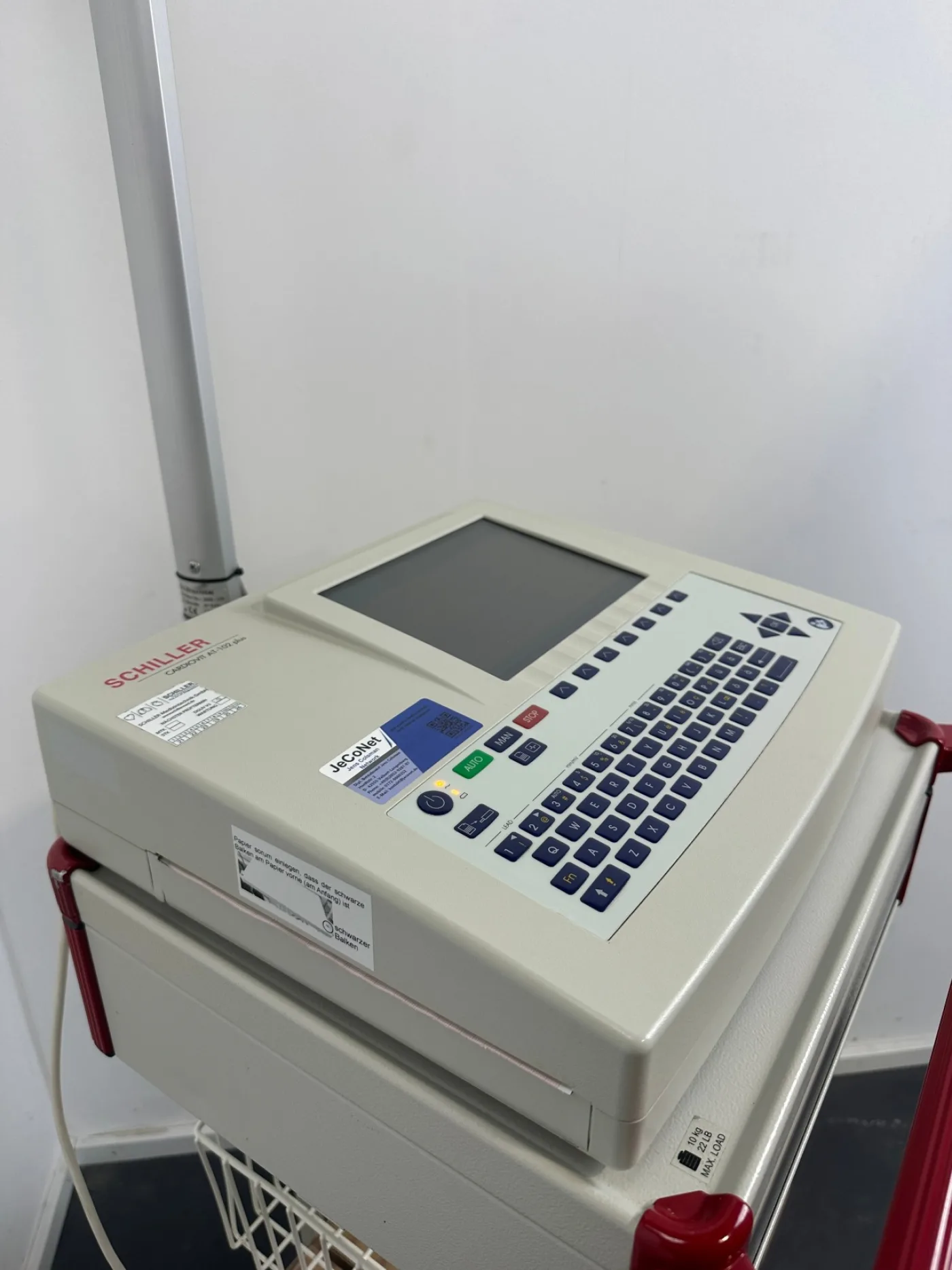 Schiller Cardiovit AT-102 Plus EKG Schreiber & Sauganlage Strässle DT100 inkl. Fahrwagen - 3