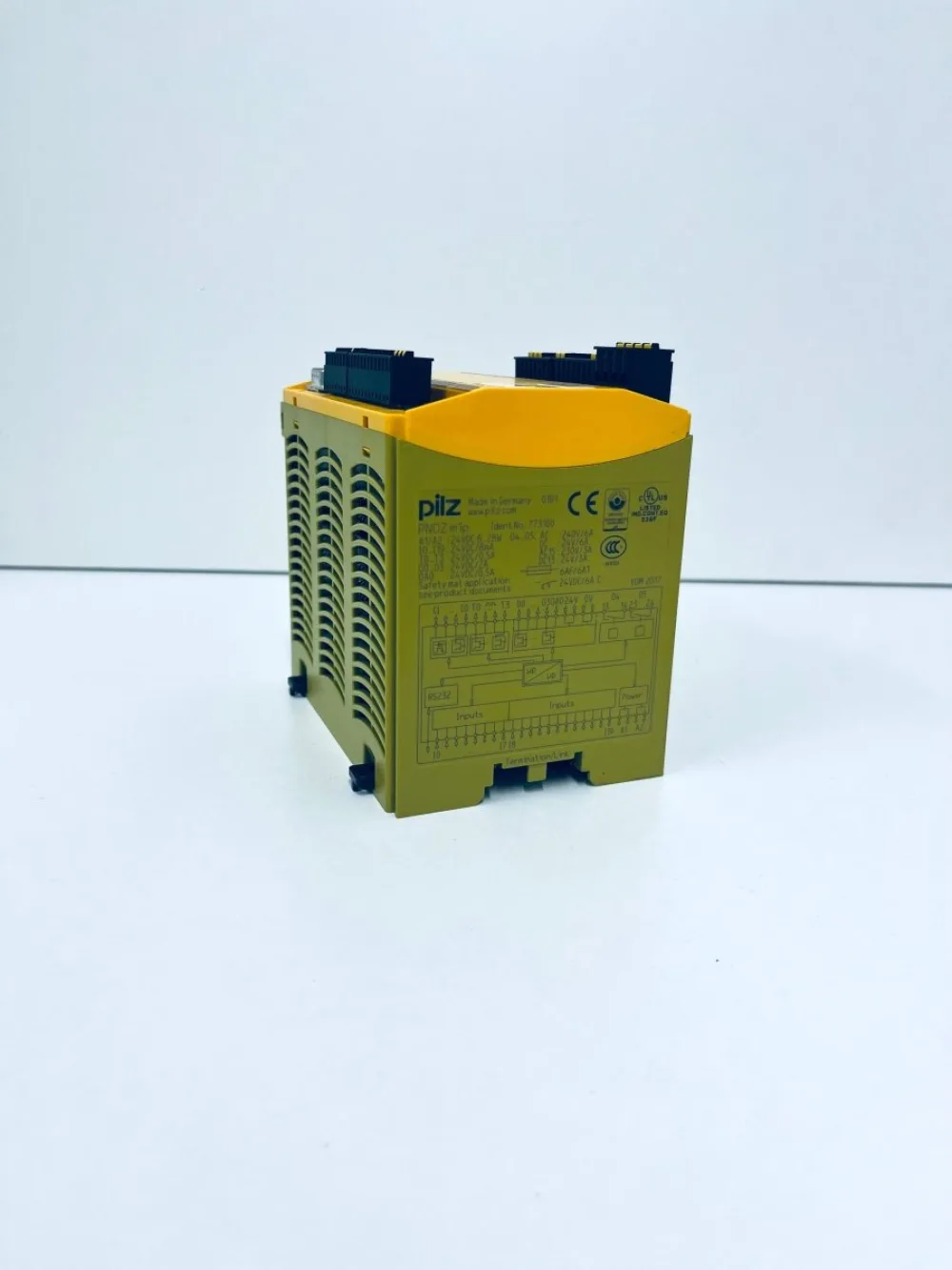 Pilz Sicherheitsmodul PN0Z m1p