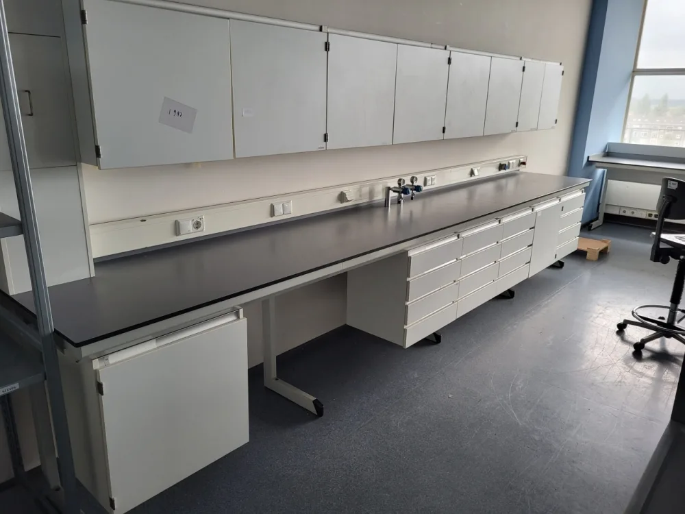 1997 - Used S+B Laboratory wall table (484 cm)
