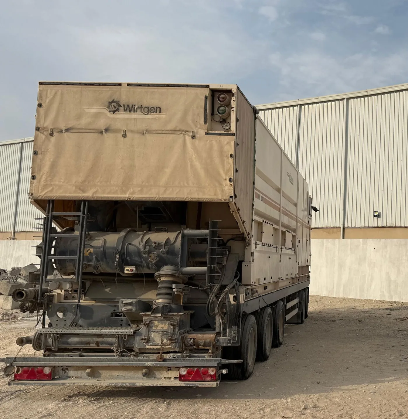 Vogele MT 3000-2i Asphalt Feeder - 8
