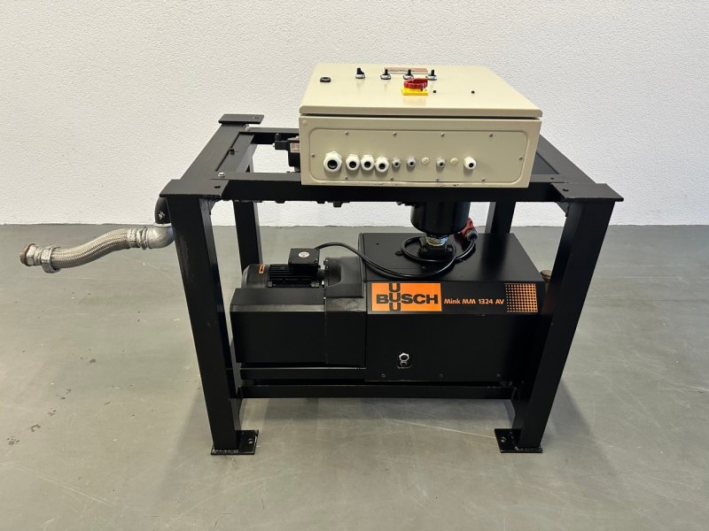 BUSCH MINK MM1324 A V03 mit Steuerung und Druckbehälter