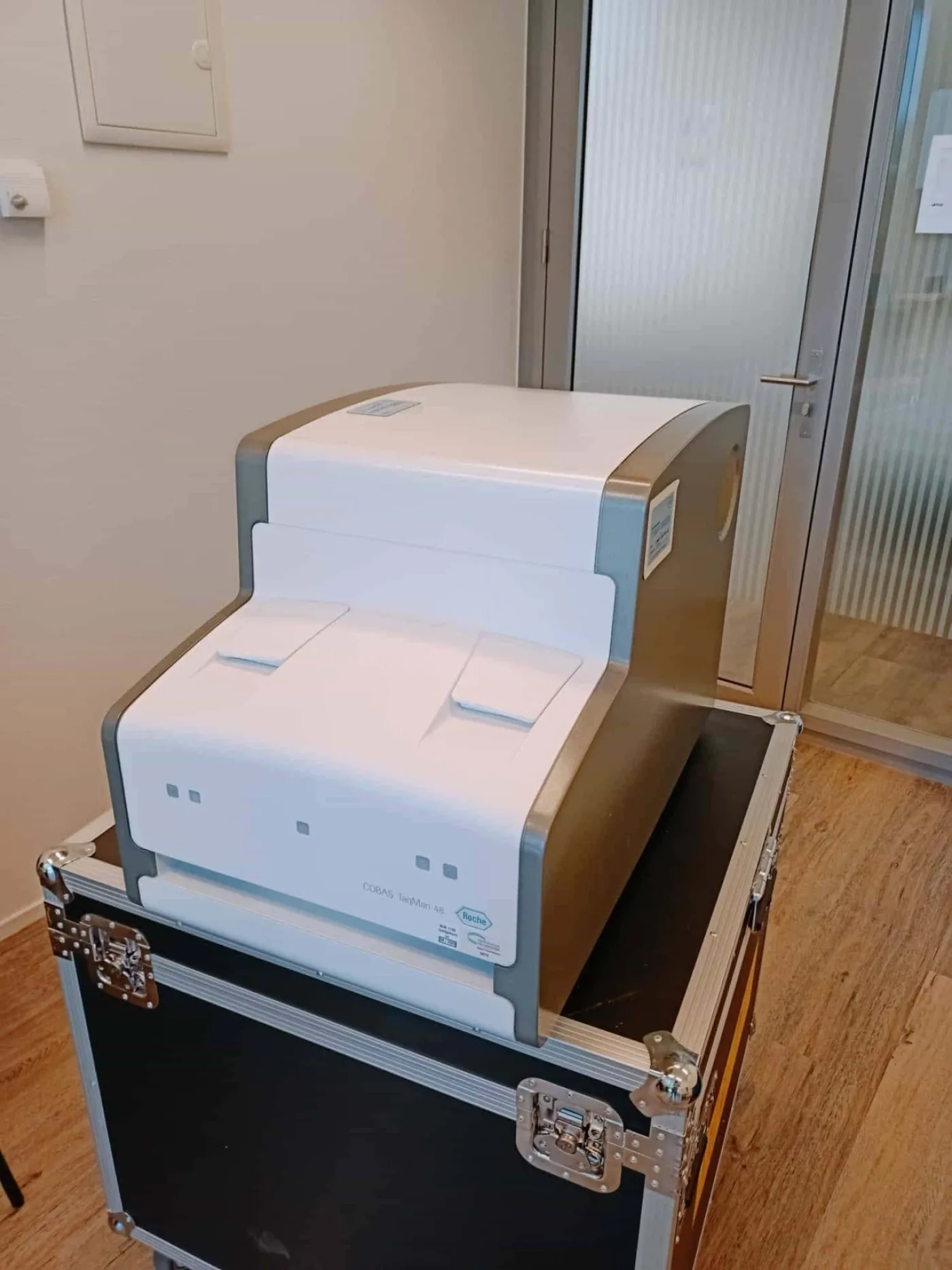 Roche COBAS TaqMan 48, Real-time PCR - 1