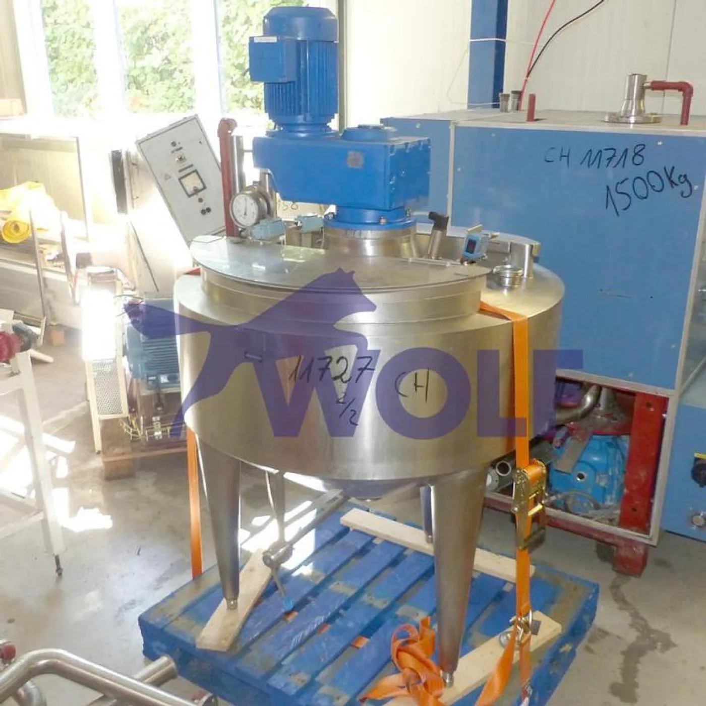 Edelstahl-Rührwerksbehälter CHROMATECH - ca. 200 kg mit Vorlagebehälter ca. 50 kg. - 3