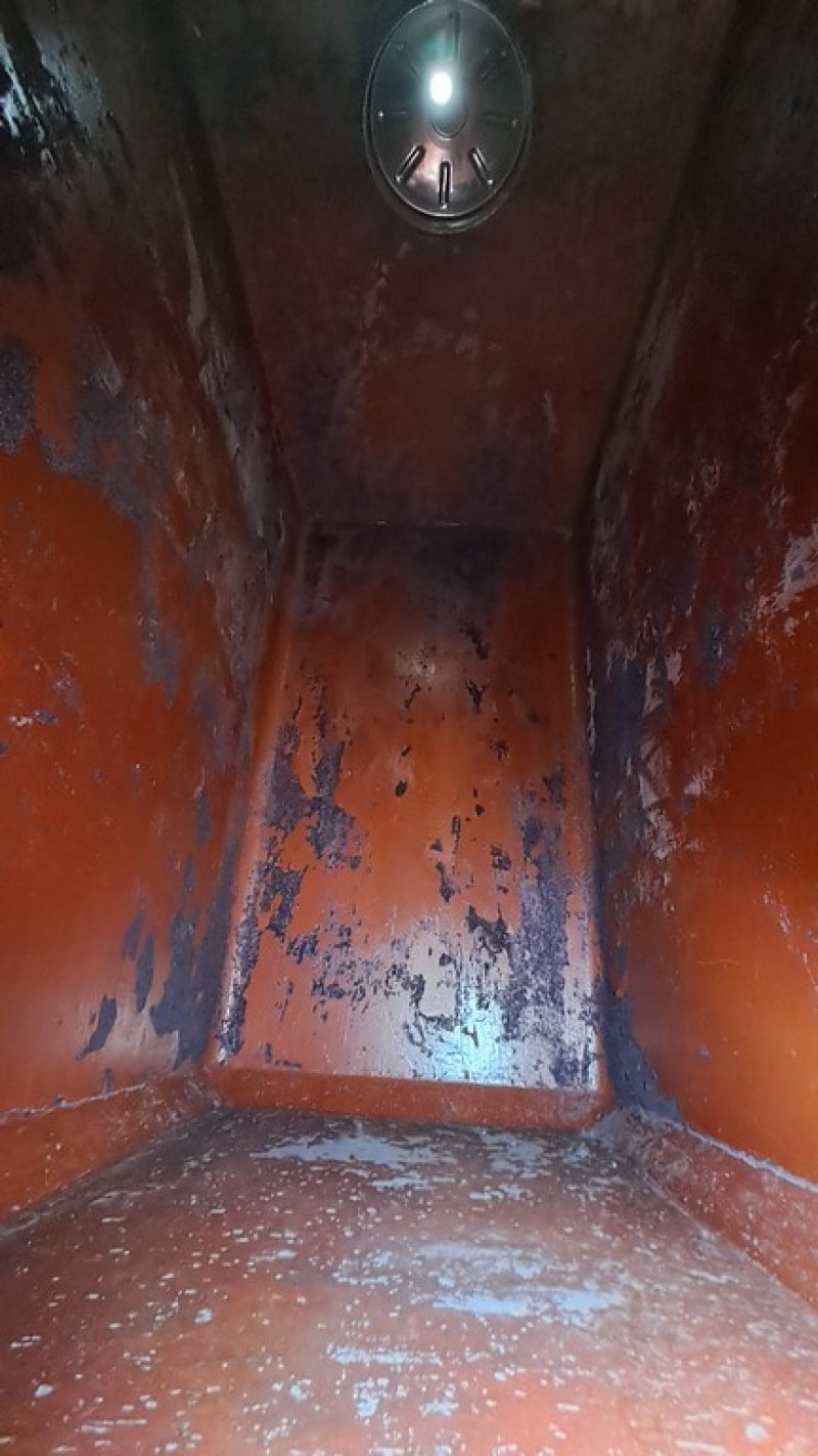 CONCRETE TANKS FOR WINE CAPACITY LITERS 3500 (HL 35), SECON HAND EQUIPMENT