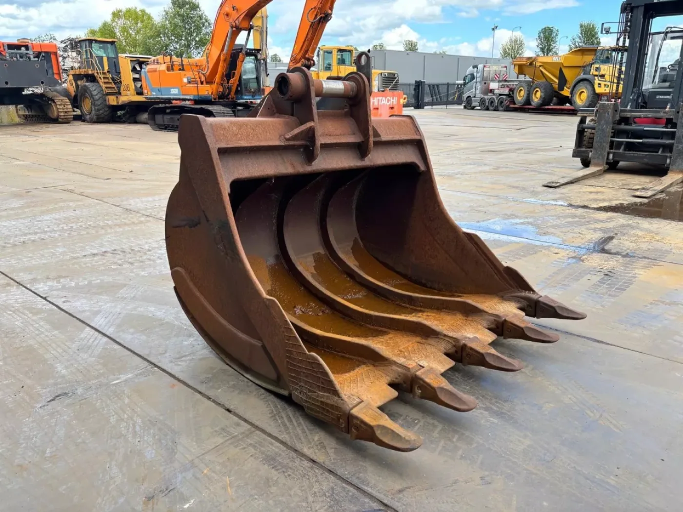 Excavator bucket Cat 365 - 6
