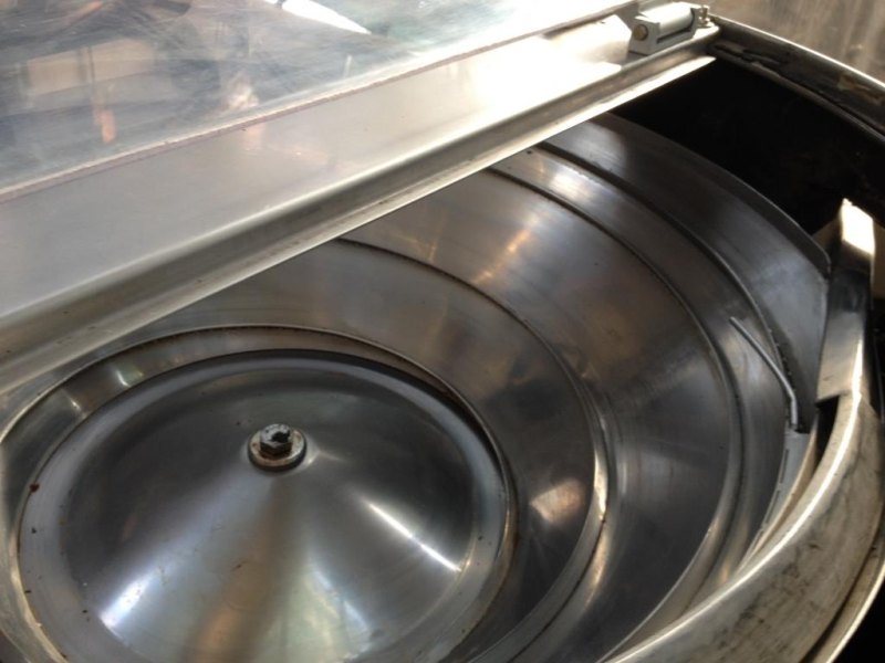 ALIMENTATORE VIBRANTE A TAZZA PER FLACONI