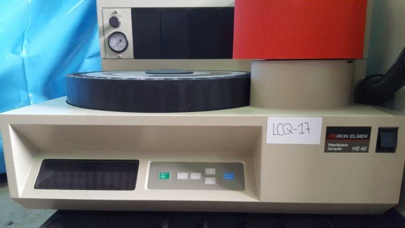 CROMATOGRAFO IN FASE GASSOSA CON SPAZIO DI TESTA – PERKIN ELMER – MOD. AUTOSYSTEM