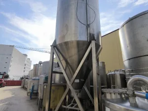 VERTICAL STAINLESS STEEL SOLIDS TANK 11,000 LITRES WITH LOAD CELLS