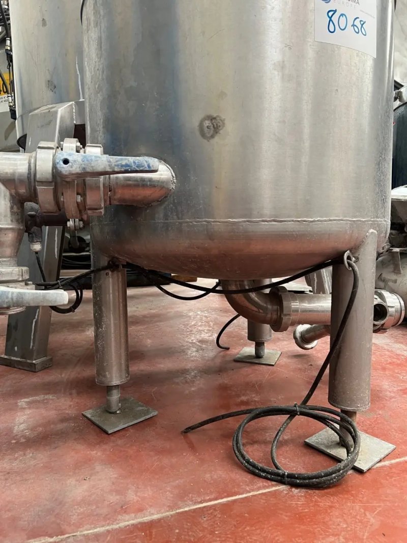 USED 175 LITER STAINLESS STEEL TANK