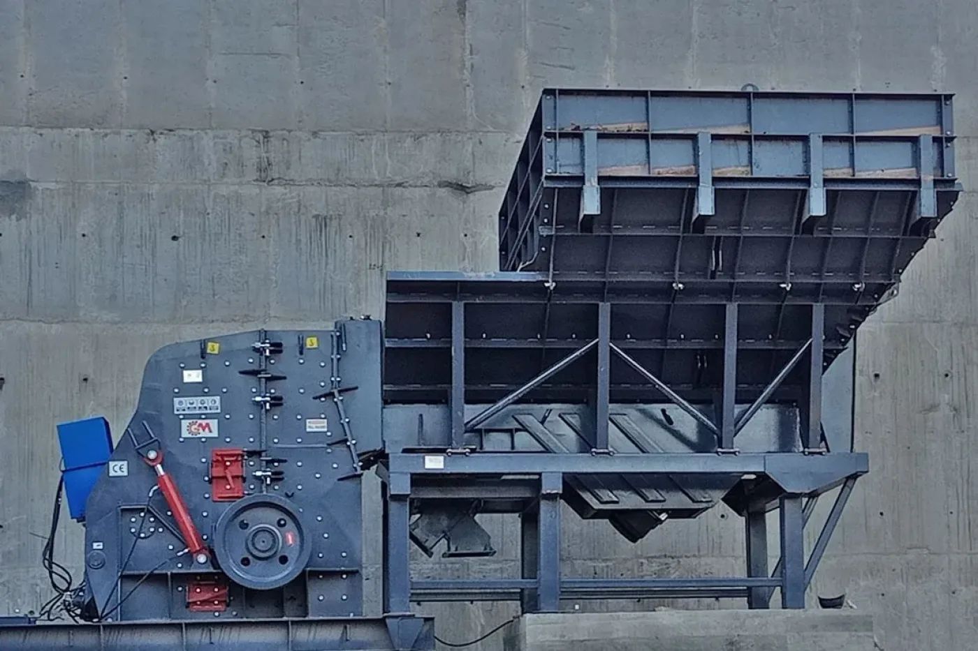 Vibrating Rock Feeder (Grizzly Feeder) - 1