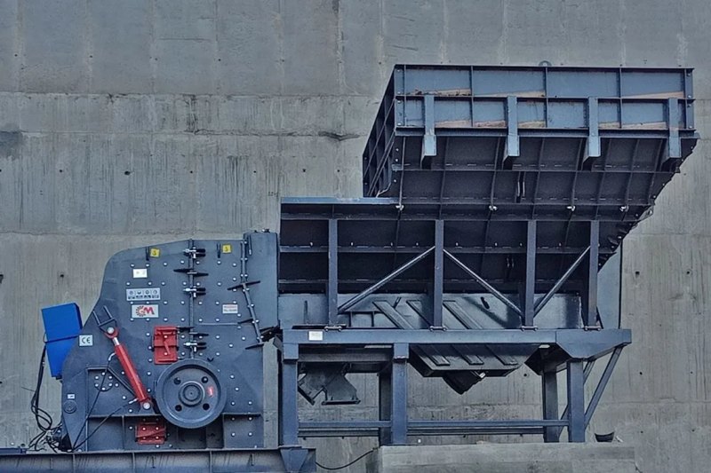 Vibrating Rock Feeder (Grizzly Feeder)