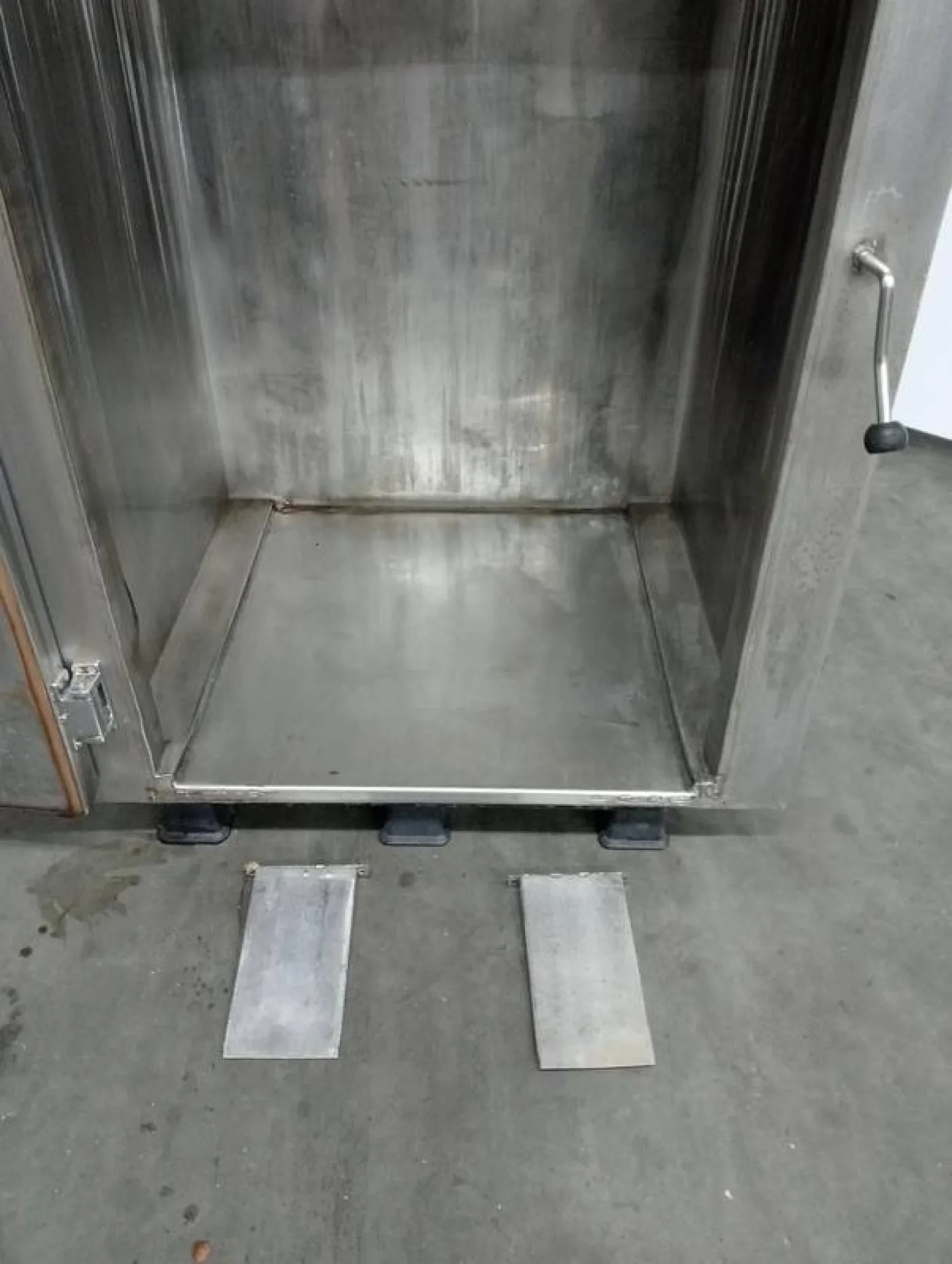 Smoking cabinet - 7