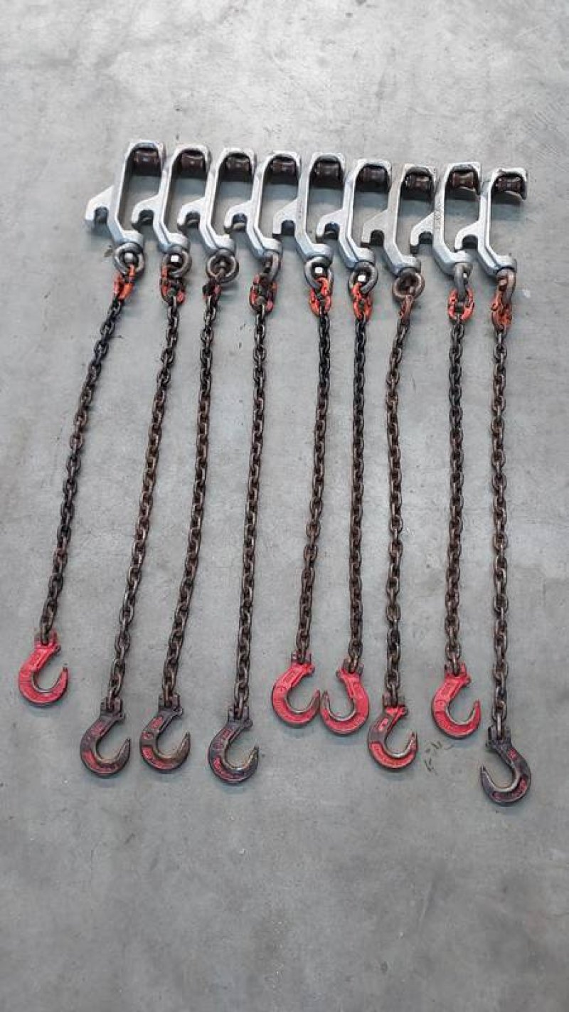 Bleeding hooks for cattle