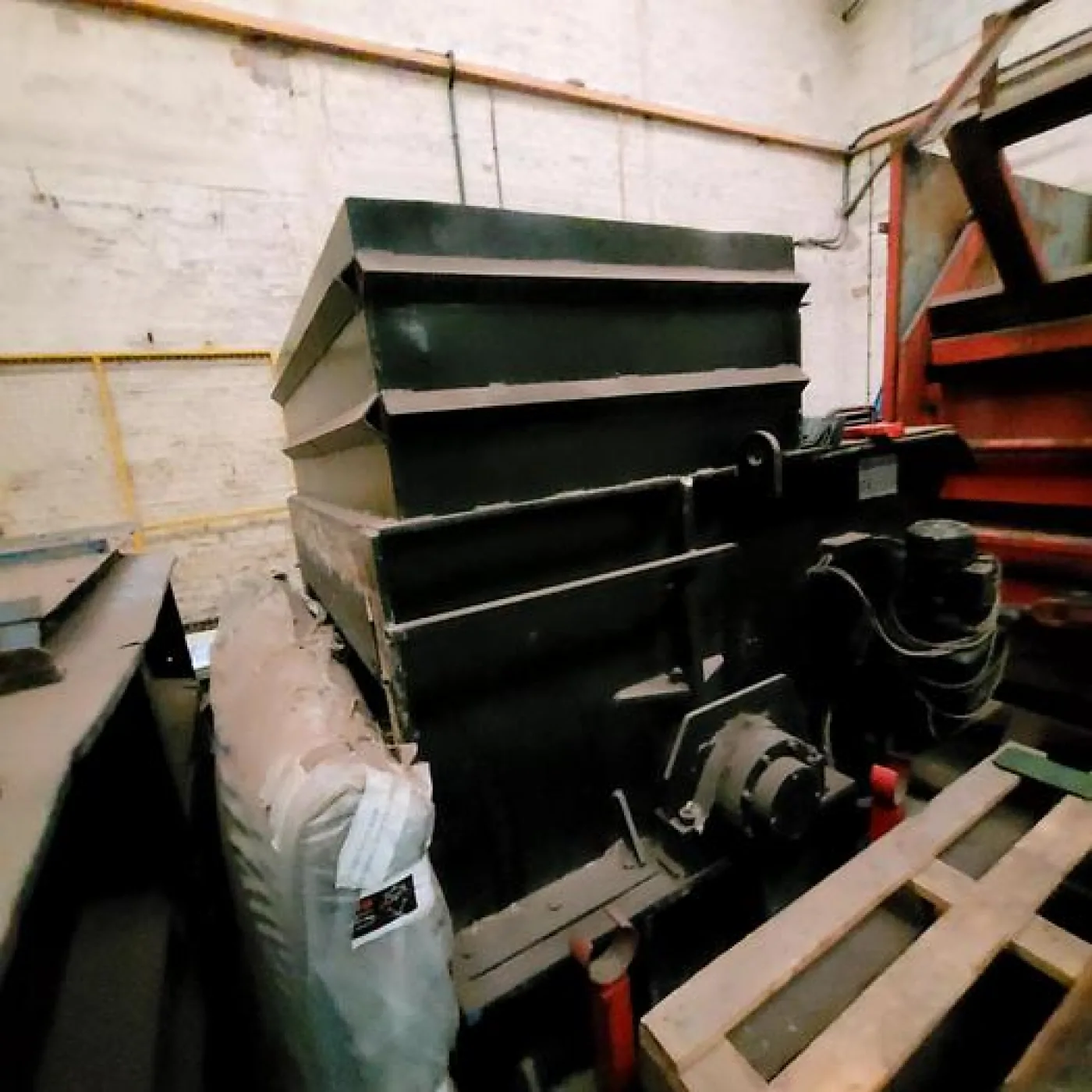 2002 BOA Recycling Equipment Paper Cardboard Hogger W/Chain Conveyor - 6