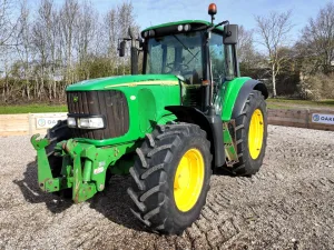 2005 John Deere 6920 4WD Tractor