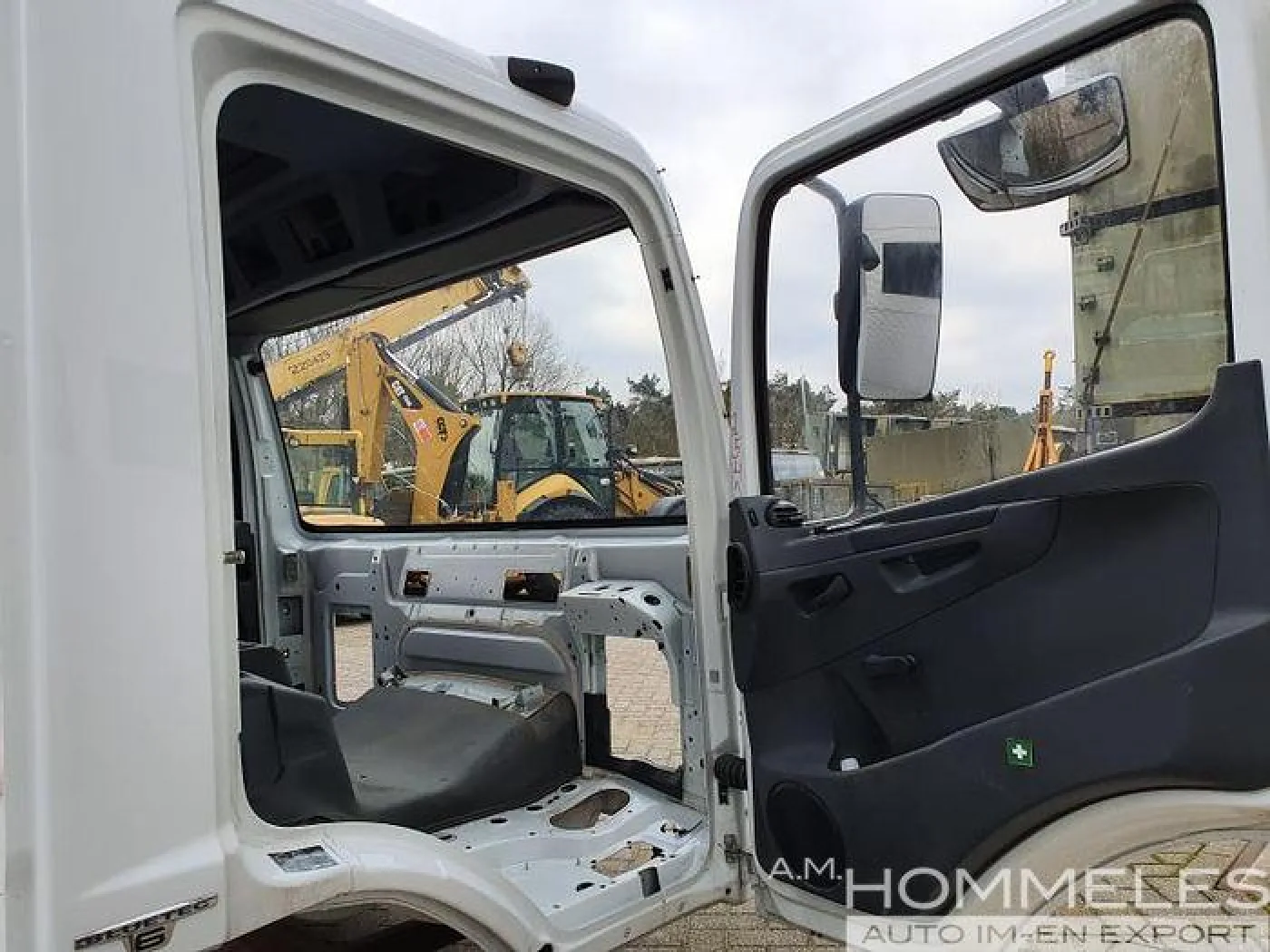 Mercedes atego cabin - 3