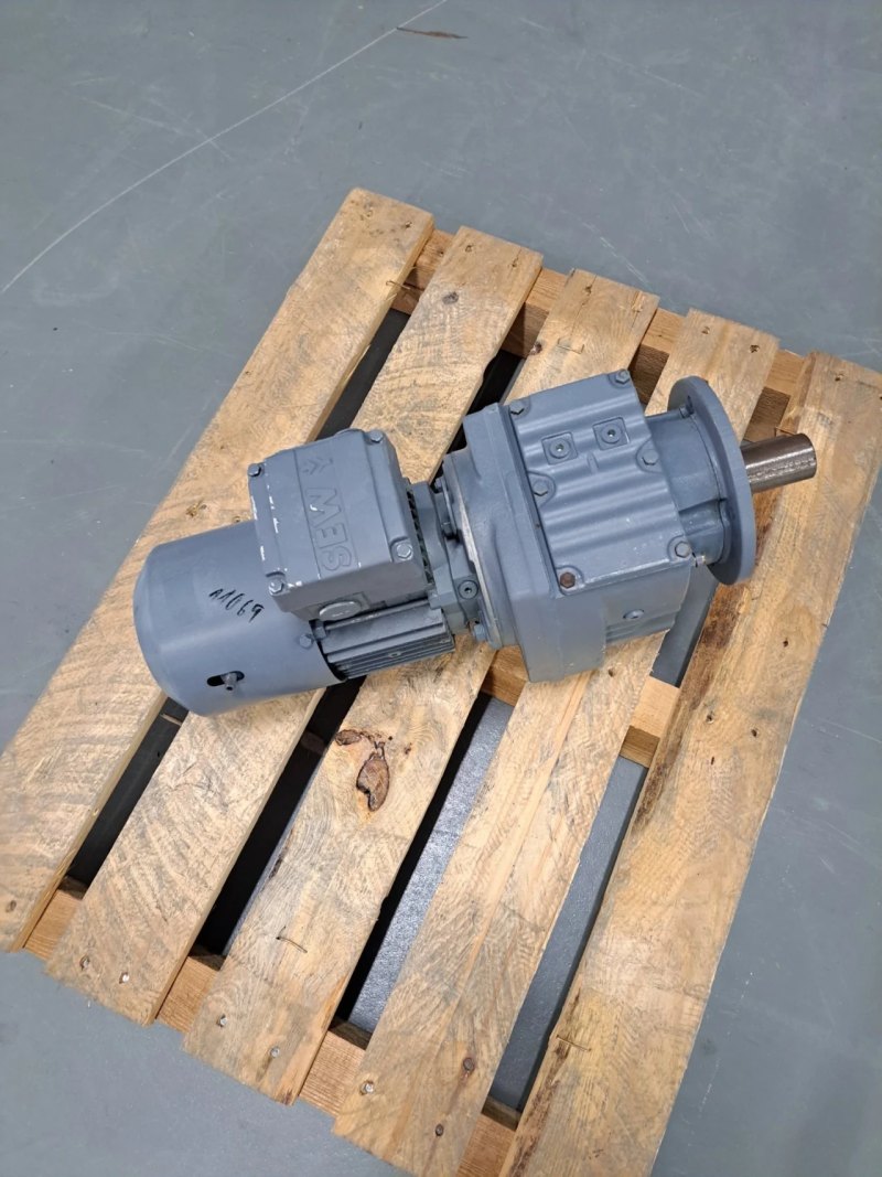 SEW Eurodrive Getriebemotor R57DT71D4/BMG/HR/IS