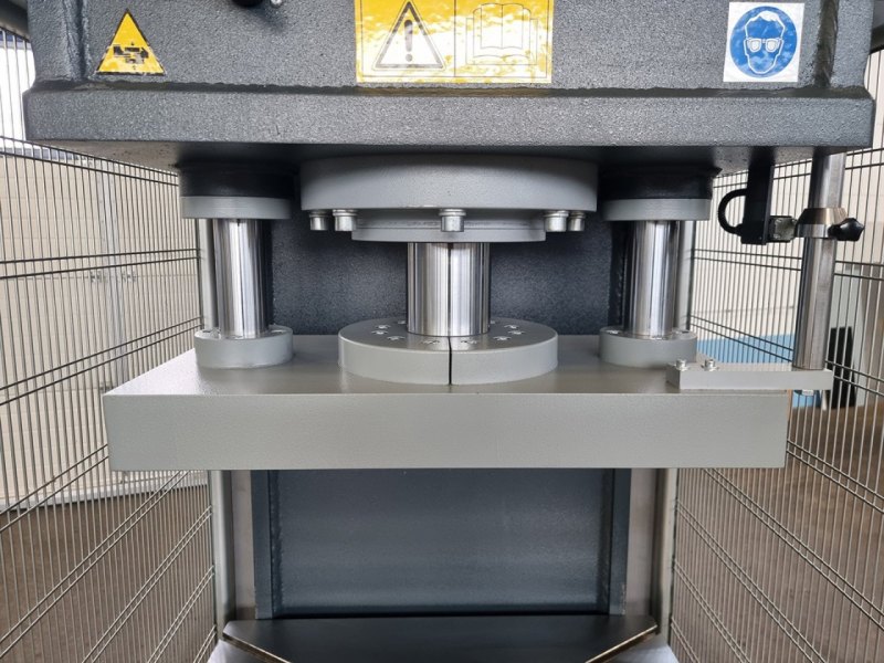 Hydraulische Einständerpresse PCL 100 A