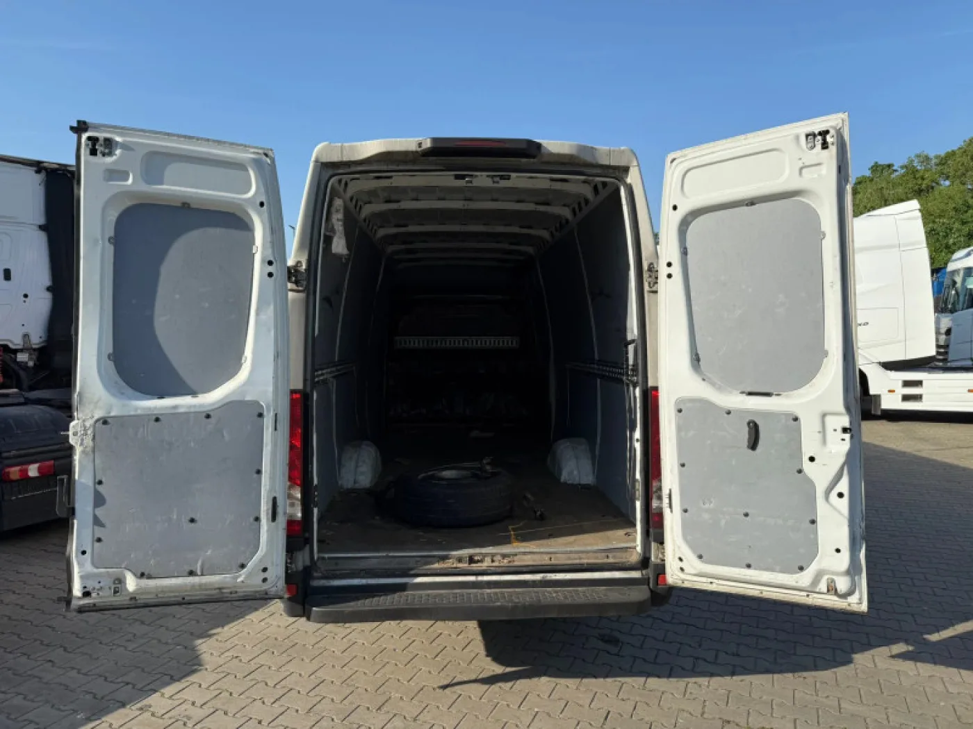 Iveco Daily 35S13 Engine Damage! Automatic Air Conditioning: High + Long - 6