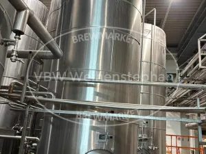 Filtration outlet buffer tank