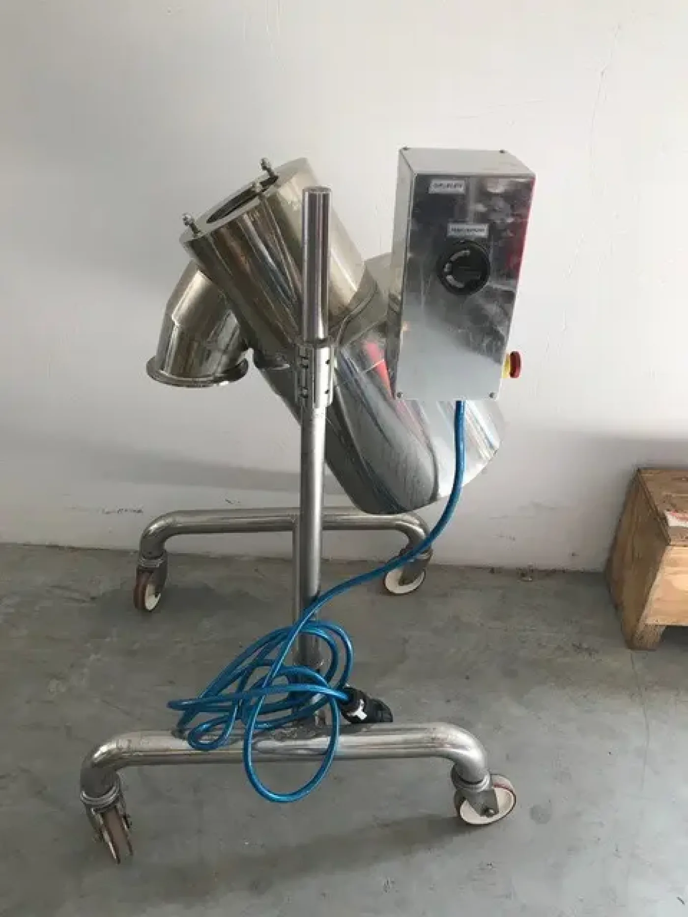 USED GLATT LABORTECNIC TR-100 SIEVER MACHINE - 3