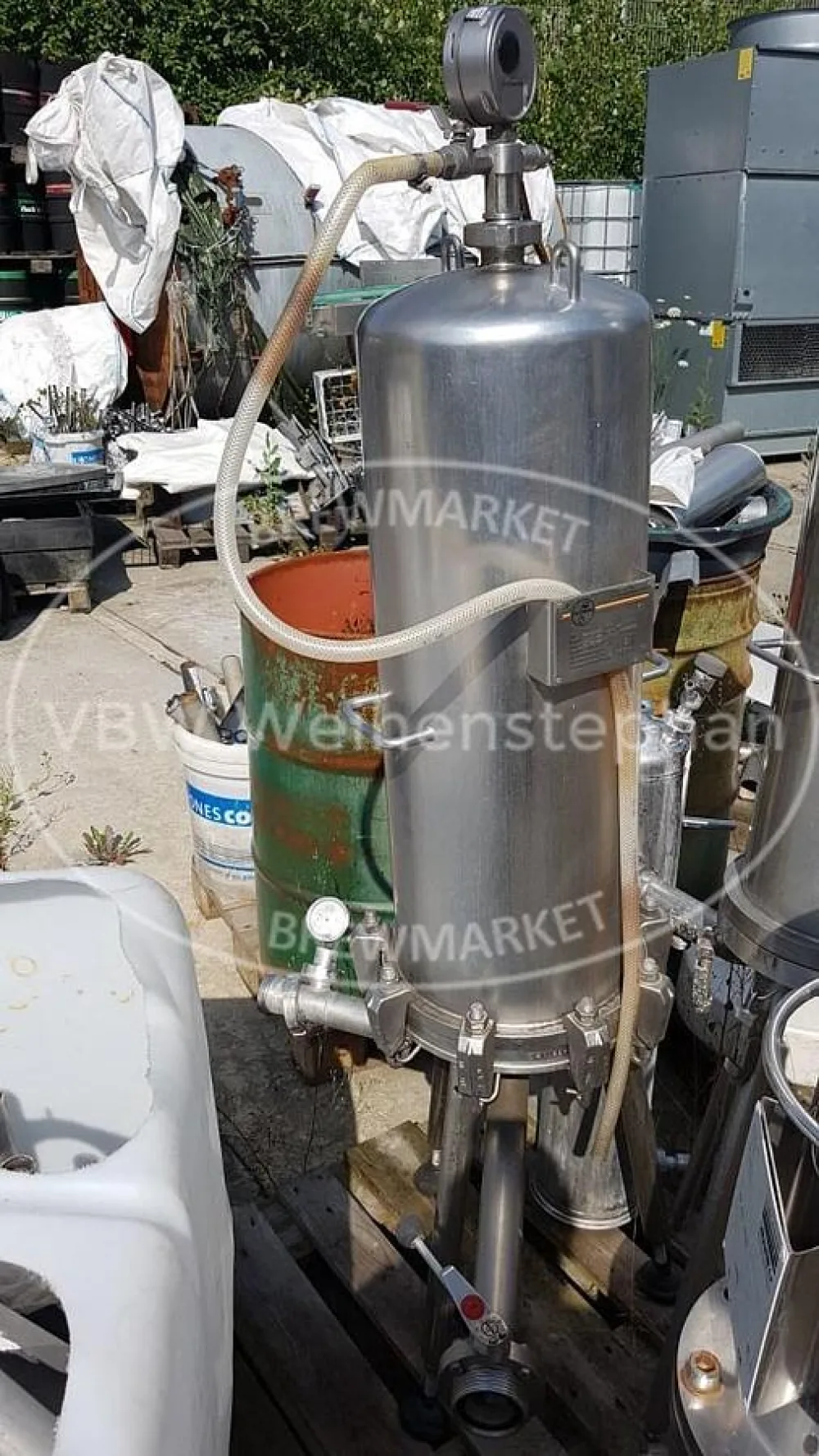 Trap filter housing