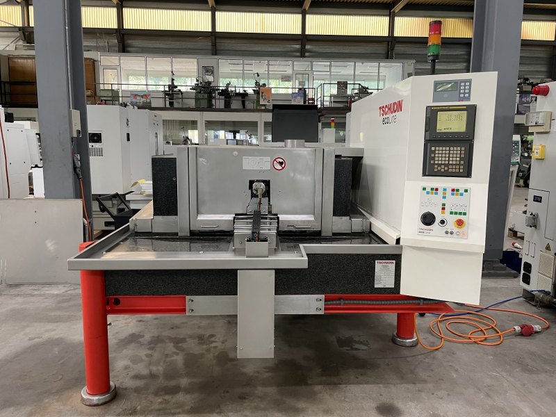 RECTIFIEUSE CENTERLESS “TSCHUDIN” ECOLINE 400 CNC contrôle Fanuc 21i-MB unité de dressage Dr. Kaiser, Révision par Tschudin Suisse en 2017 Year 2006