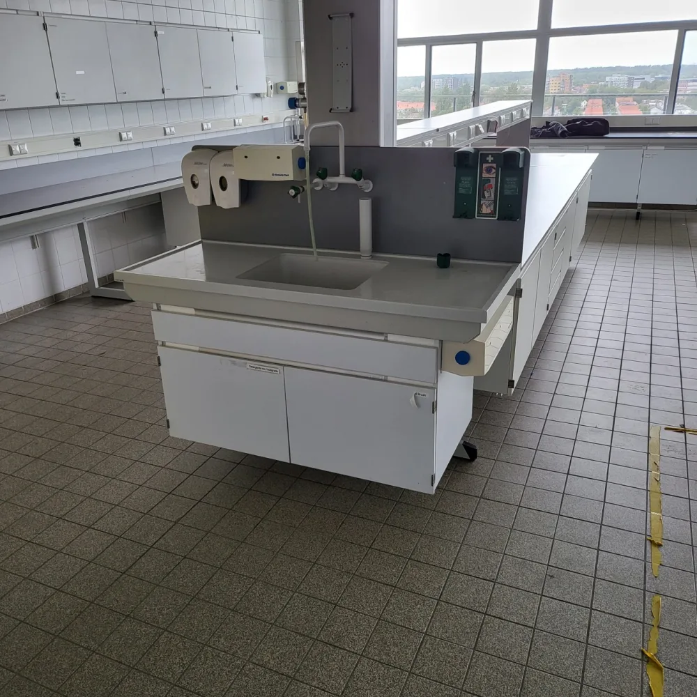 2082 - Used S+B island laboratory table (455 cm)