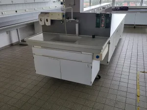 2082 - Used S+B island laboratory table (455 cm)