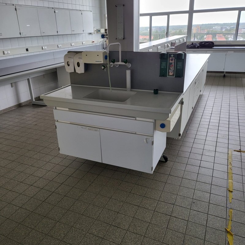 2082 - Used S+B island laboratory table (455 cm)