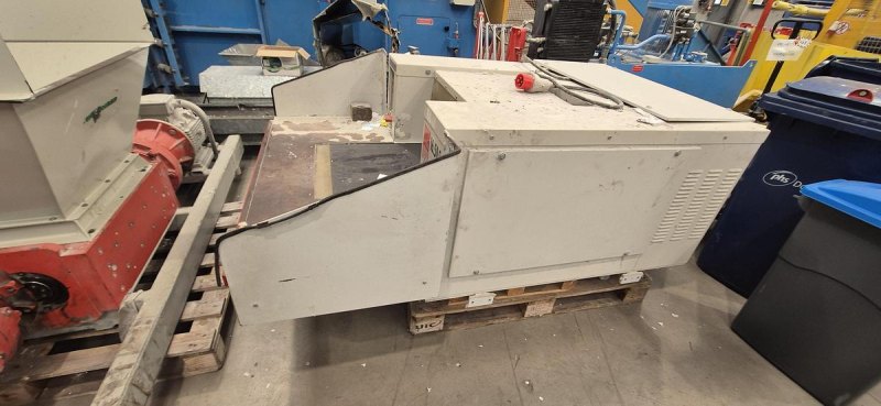 2015 Martian Yale 16.50 Heavy Duty Paper Shredder