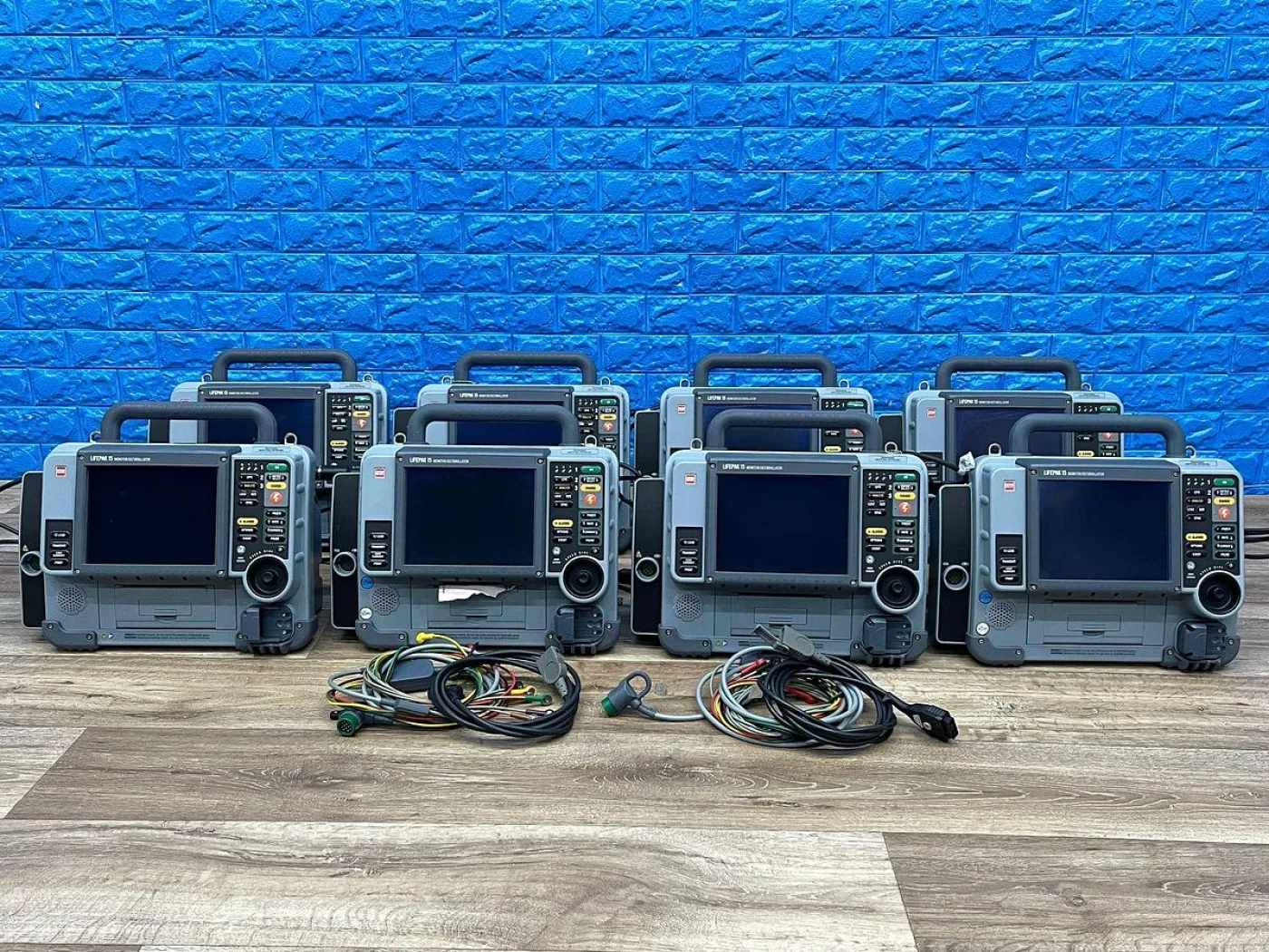 PHYSIO-CONTROL Lifepak 15 Defibrillator 6x 2018 2x 2013 V15-2 Defibrillator - 5