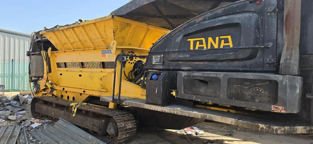 2015 TANA Shark 440DT Eco Slow-Speed Shredder