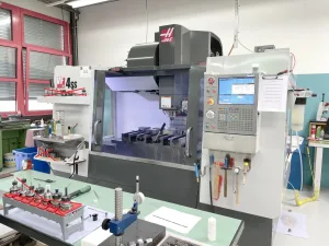 022056 - HAAS VF-4 SS