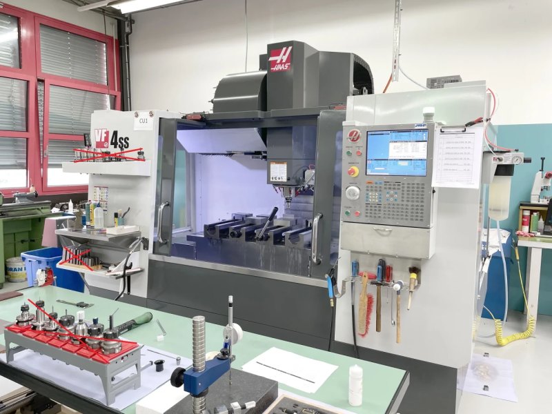 022056 - HAAS VF-4 SS