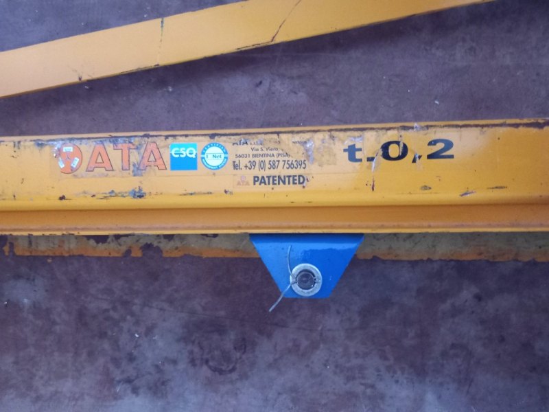 GRU A COLONNA CON BRACCIO IN TRAVE E TIRANTE – ATA – MOD.CCV 200 / 3
